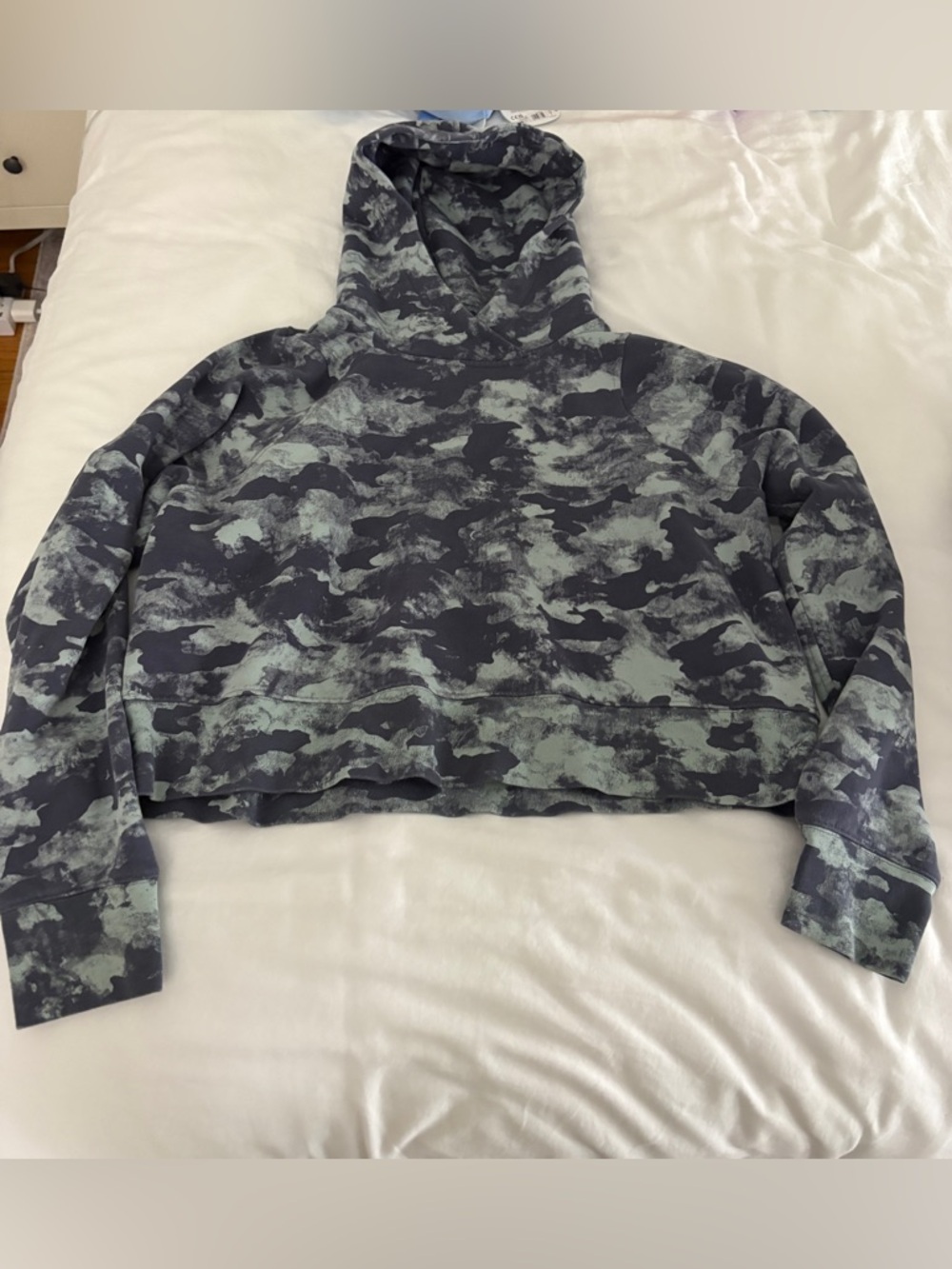 Lululemon Loungeful Cropped Hoodie